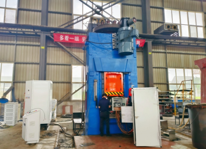 electric-screw-press-maintenance-operation