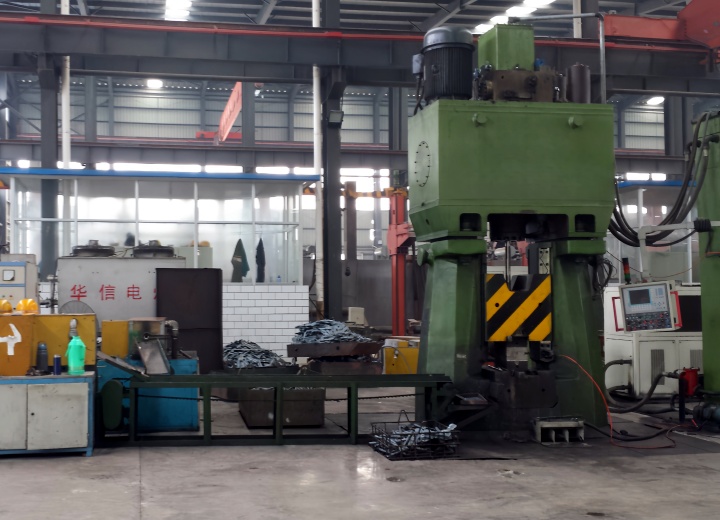 CNC Fully Hydraulic Die Forging Hammer (C92KA 16-450kJ)