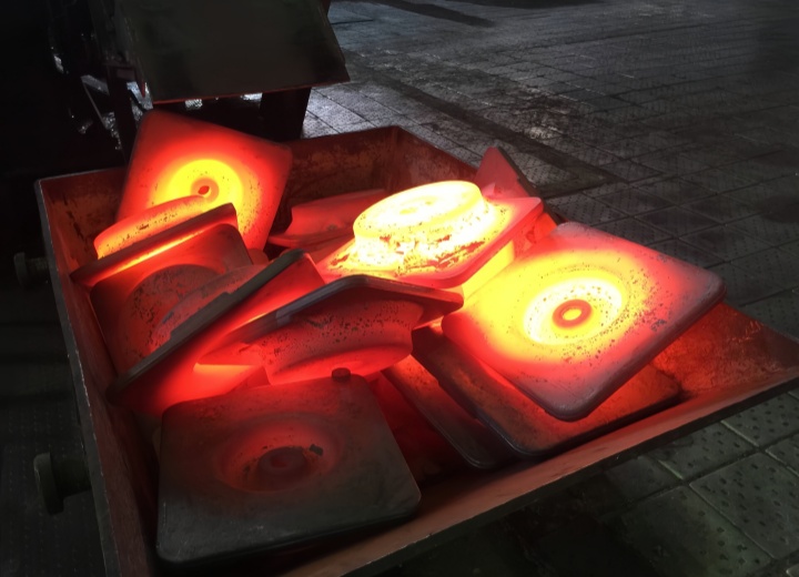 Fully Hydraulic Die Forging Hammer (C86YA 25-450kJ)