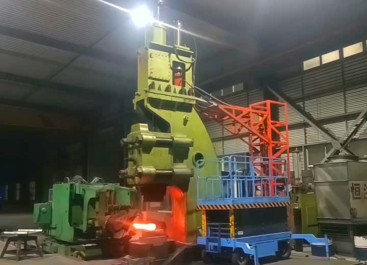 Full Hydraulic Open Die Forging Hammer (C61YA 30-350kJ)