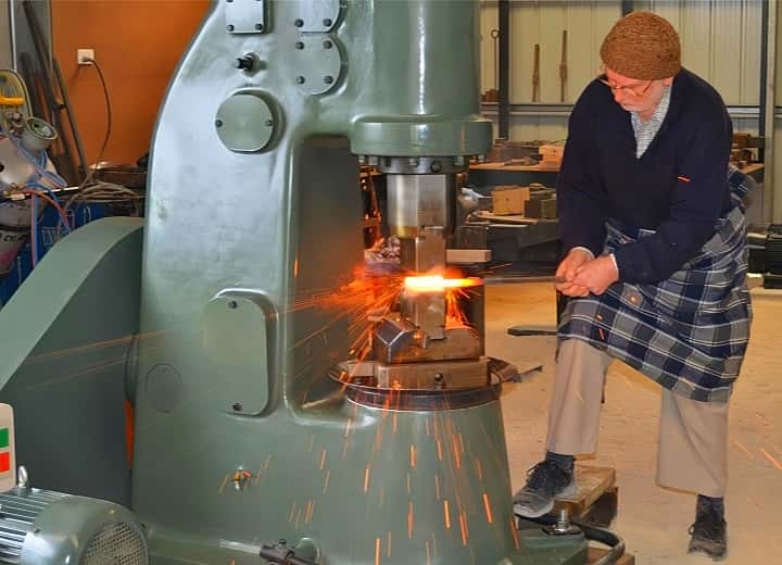 Pneumatic Forging Hammer (C41A 15-2000kg)