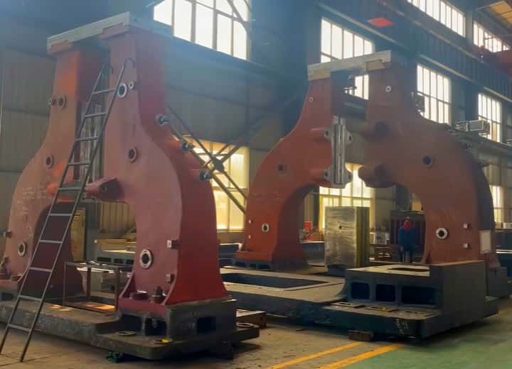Open forging hydraulic hammer manufacturing workshop