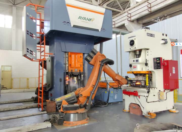 Automatic production line of 630 tons electric screw press - industrial forging system